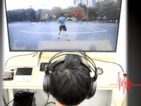 映像に適切な振動の推定と付与